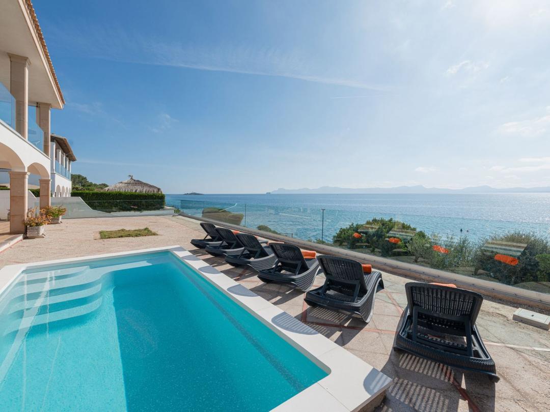 Hus (10 pers.) – Verträumte Villa mit privatem Pool und Liegewiese