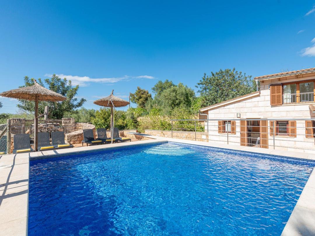 Hus (8 pers.) – Das Beste von Alcudia, privater Pool, BBQ, einladender Garten