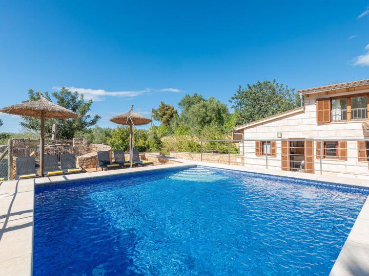 Hus (8 pers.) – Das Beste von Alcudia, privater Pool, BBQ, einladender Garten (1/49)