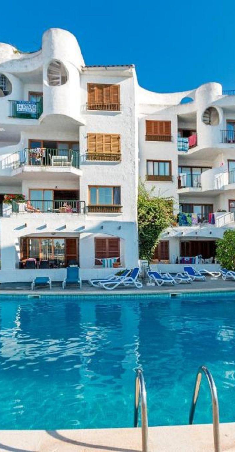 Carabela Front Beach & Pool