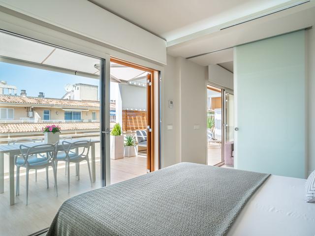Attic Sea Views – billede 14