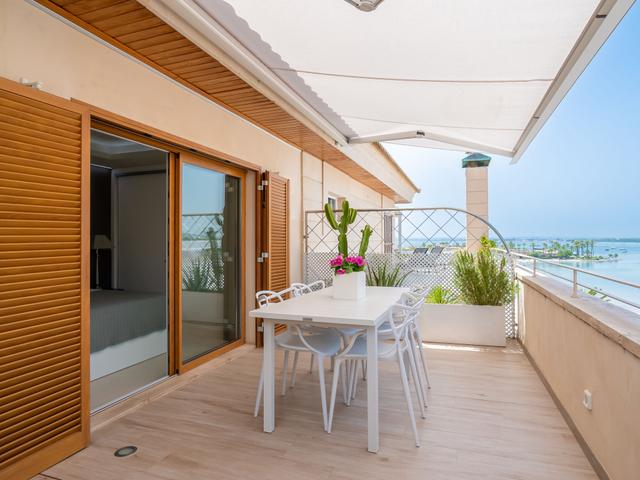 Attic Sea Views – billede 21