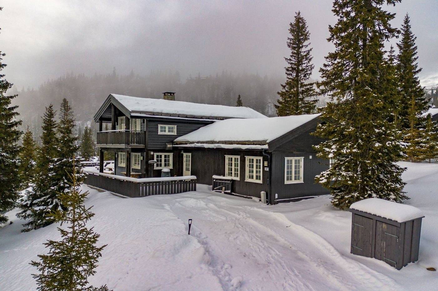 SVARTSKARDVEGEN 387, Kvitfjell
