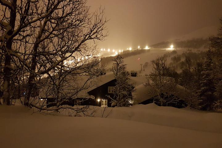 Hemsedal Skisenter – BJERKEBU – 4 soveværelser, 15 senge, 170m2 – Storhytter Hemsedal Skisenter (1/5)