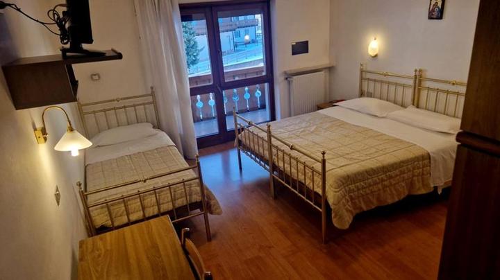Trippelværelse max 3 pers. – Hotel Sella Ronda (Campitello)