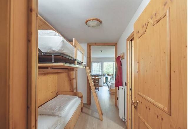 Standard studieolejlighed med balkon max 4 pers. – Garni Aparthotel Princess (Penia)