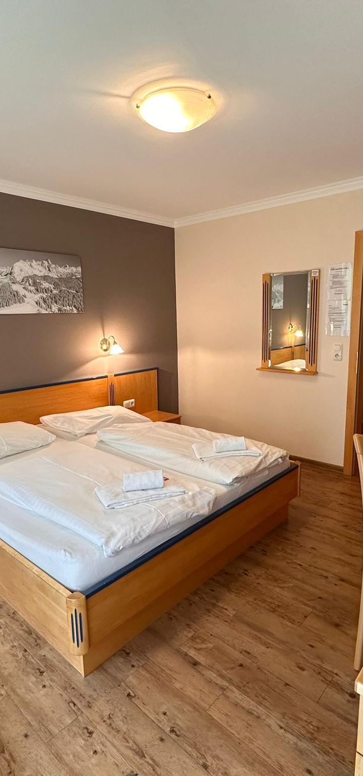 Dobbeltværelse m balkon max 2 pers. – Hotel Bärenbachhof – sommer