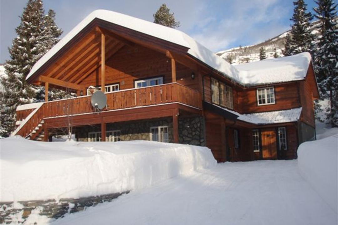 Sentrum – SYVERSBRÅTEN  – 2 soveværelser, 6 senge, 60m2 – Leiligheter Hemsedal Sentrum