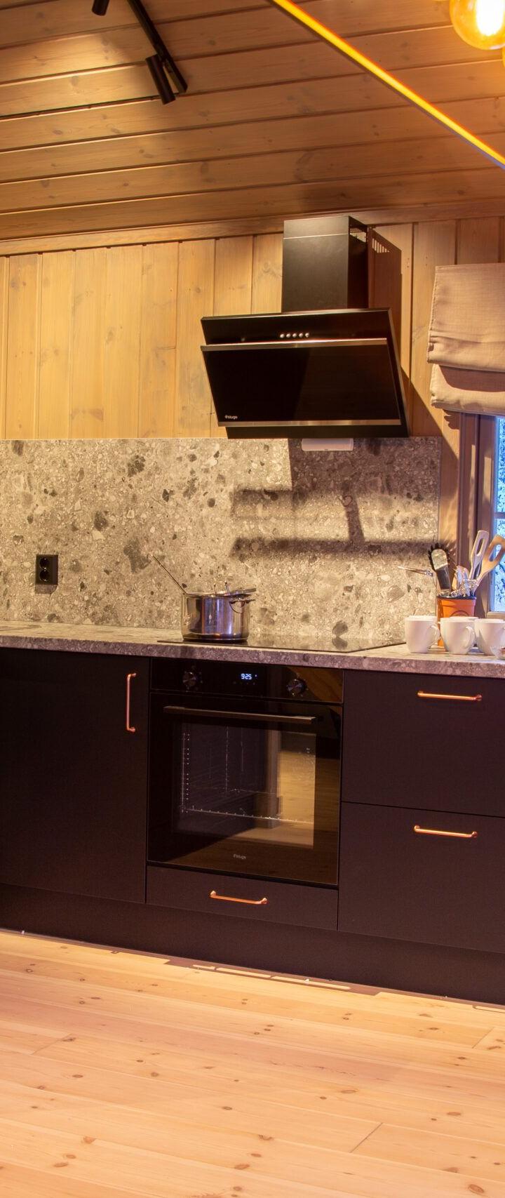 Hytte ”deluxe” max 10 pers. – Geilolia Hyttetun og lejligheder
