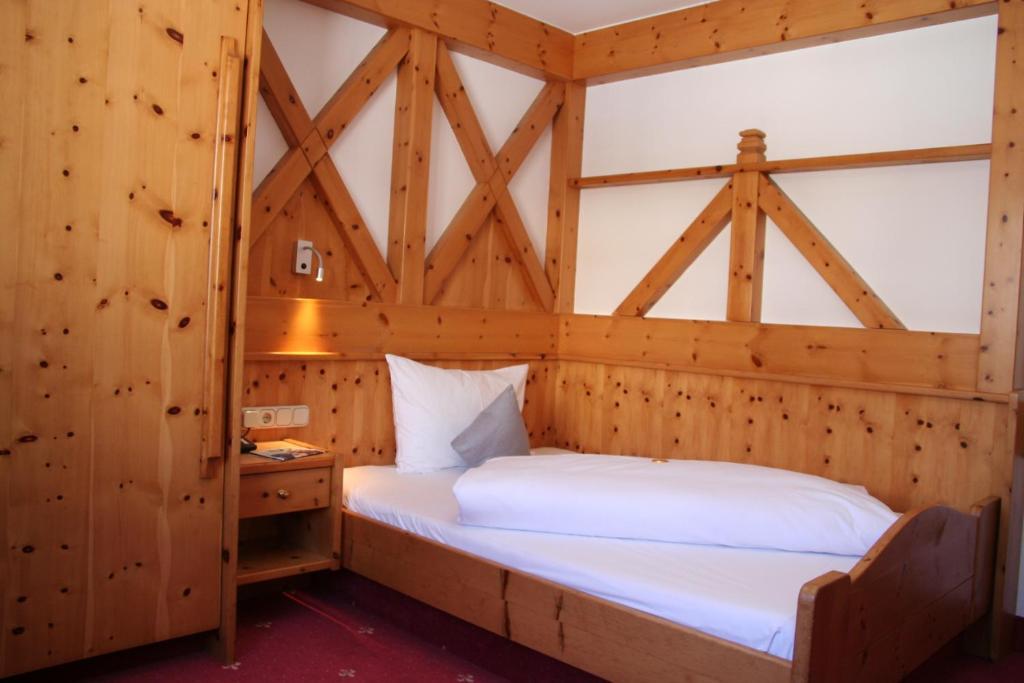 Enkeltværelse standard max 1 pers. – Jufa Alpenhotel Saalbach