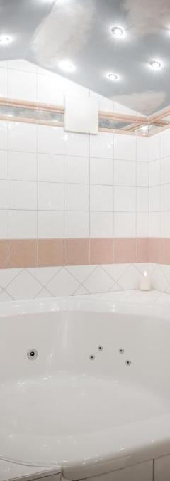 Bryllupssuite med eget spabad max 3 pers. – Rigele Royal