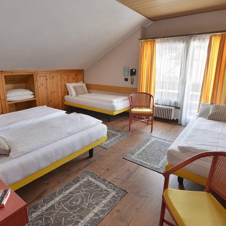 Familieværelse max 2 voksne og 2 børn – Hotel Margherita