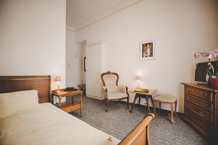Enkeltværelse med balkon – Hotel Mozart (1/2)
