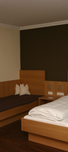 Trippelværelse m badekar max 3 pers. – Hotel Herzblut – Sommer