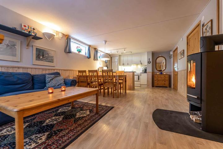 Lindvallen – Nedre Gårdsvägen 6 A, Tora – 2 soveværelser, 6 senge, 52m2 – GrandGårdarna (1/20)