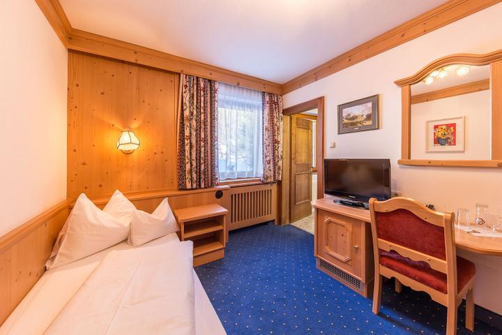 Enkeltværelse – Hotel Karl Schranz (1/4)
