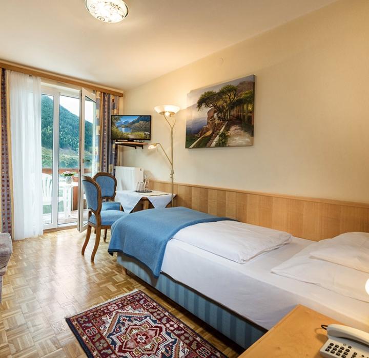 Enkeltværelse m balkon max 1 pers. – Kur- und Sporthotel Alpenblick