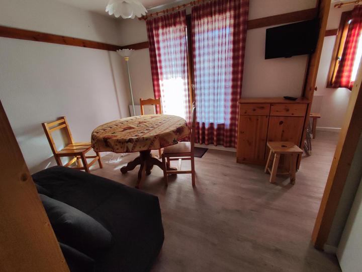REB112 – Residence Reine Blanche - Soleil (1/6)