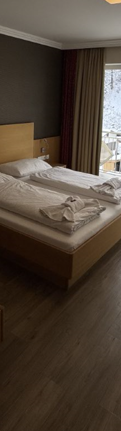 Familieværelse m balkon max 4 pers. – Hotel Herzblut – Sommer