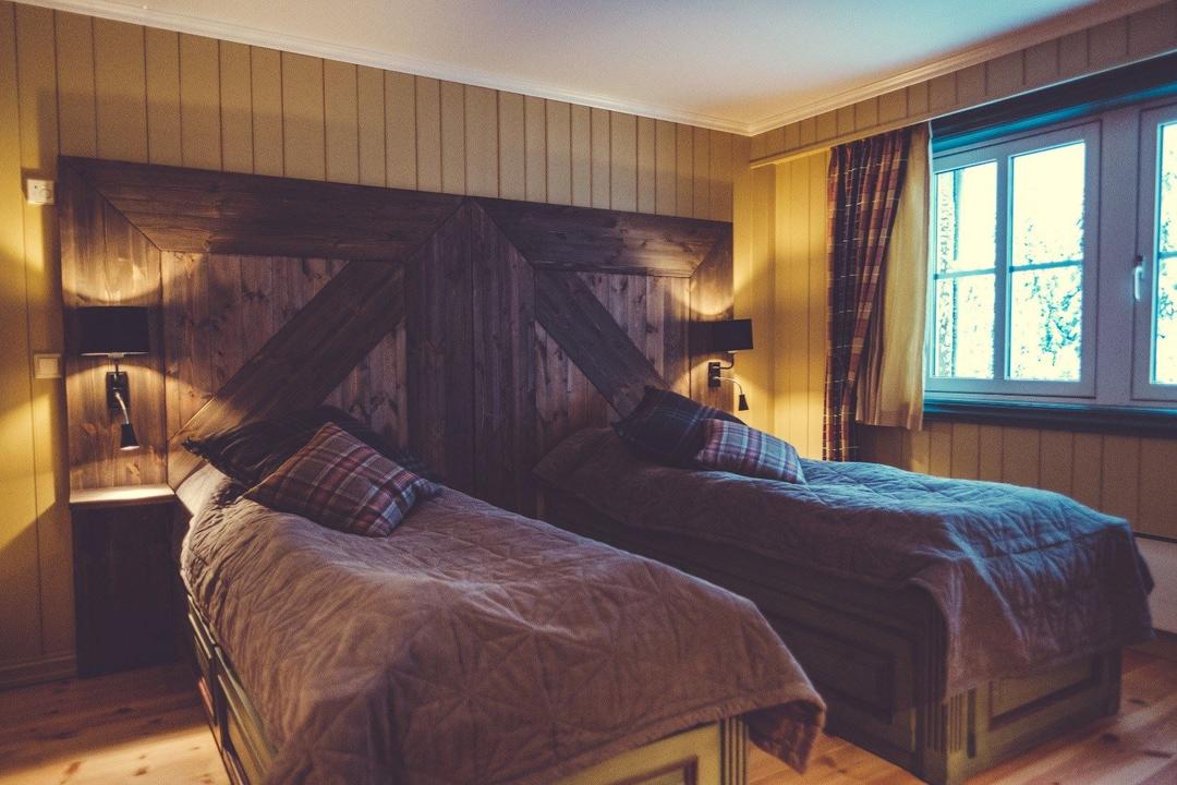 Dubbelrum med balkong och utsikt – Gudbrandsgard Hotell
