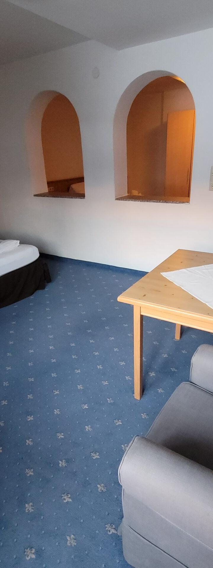 Familieværelse m bjergudsigt max 4 pers. – Hotel Alpenhof