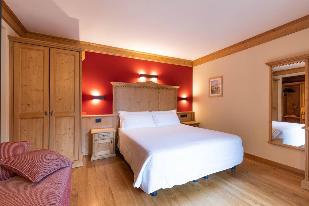 Trippelværelse m balkon max 3 pers. – Hotel Medil (Campitello)