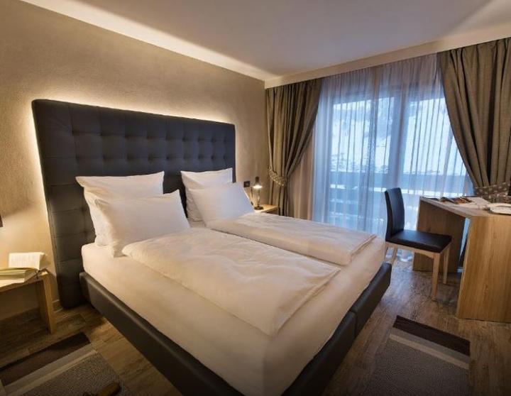Deluxe dobbeltværelse max 2 pers. – Hotel Margherita (1/2)