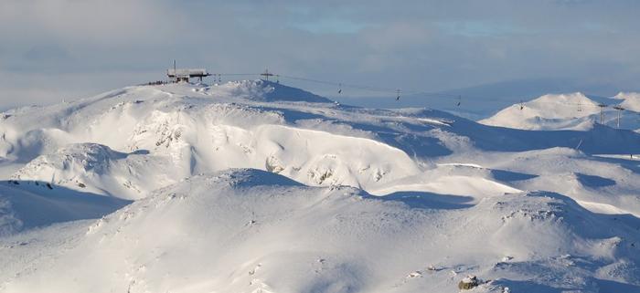 Skiferie i Norge - skilift til toppen af bjerget