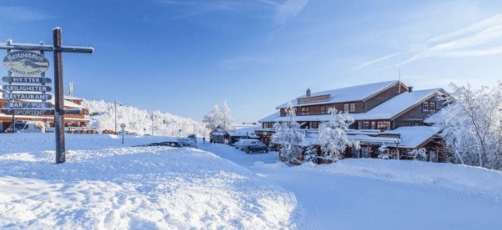 Skiferie i Beitostølen - hotel i baggrunden