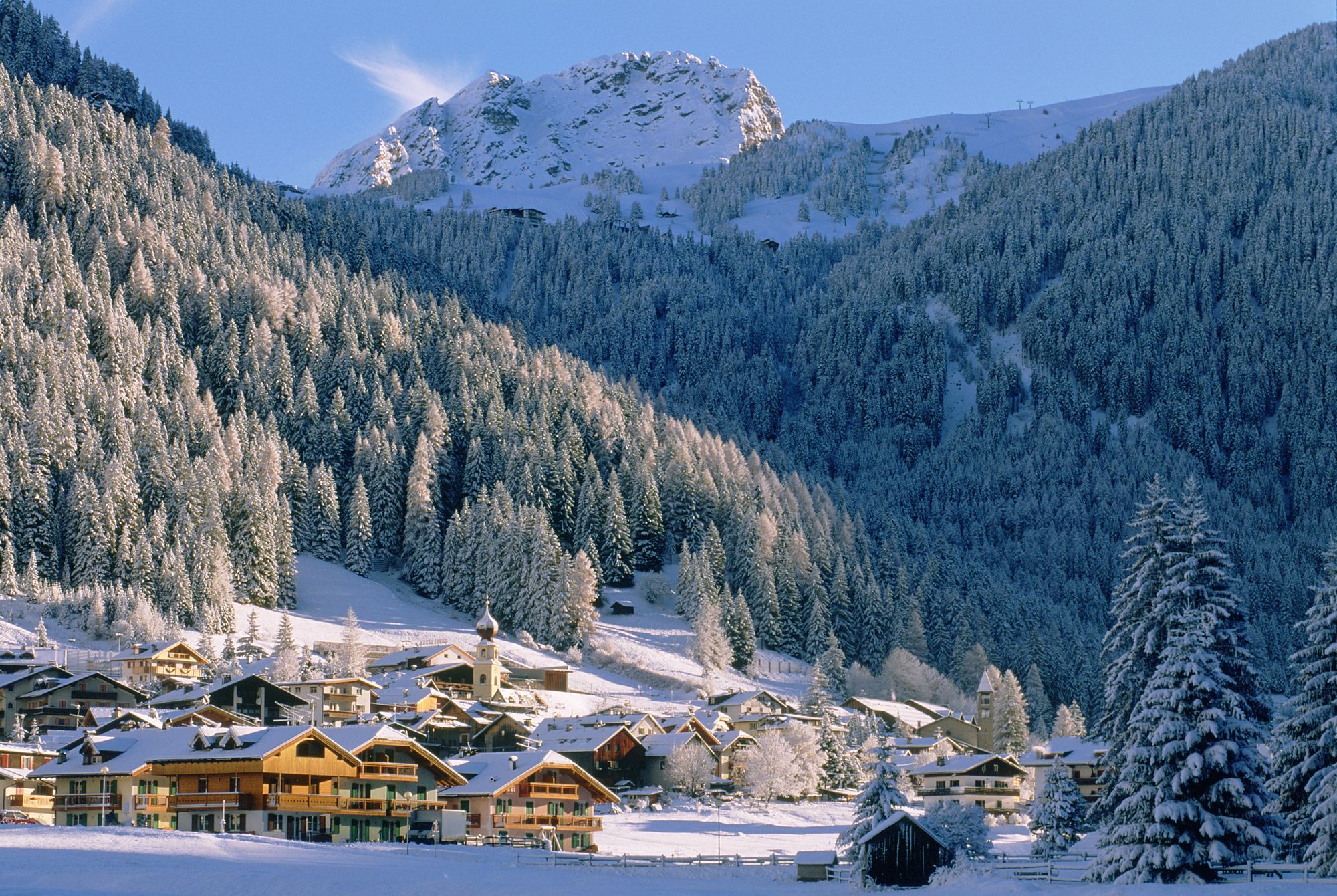 Canazei - localit Gries, sullo sfondo il Sass Bec