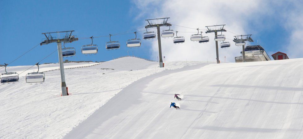 Skiferie i Trysil - skiløbere der carver