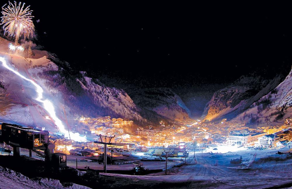 Val d'isere by night