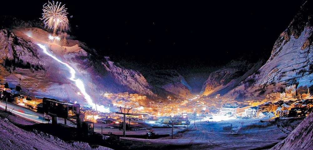 Val d'isere by night