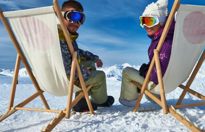 Skiferie i Val Thorens - Par i liggestole