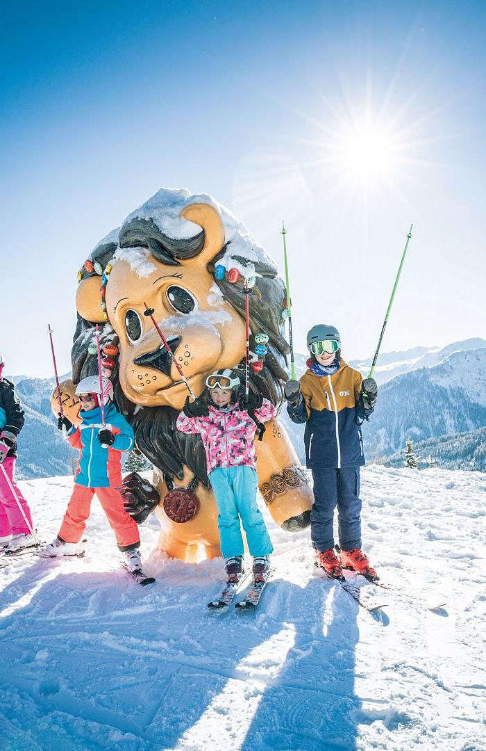 kinder-bei-einer-crazy-doll-am-shuttleberg