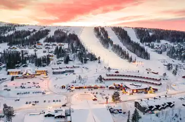 Timmerby Village, Sälen