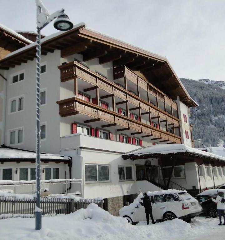 1 x Junior suite double (2 pers.) (2 pers.) – Hotel Astoria (Canazei)