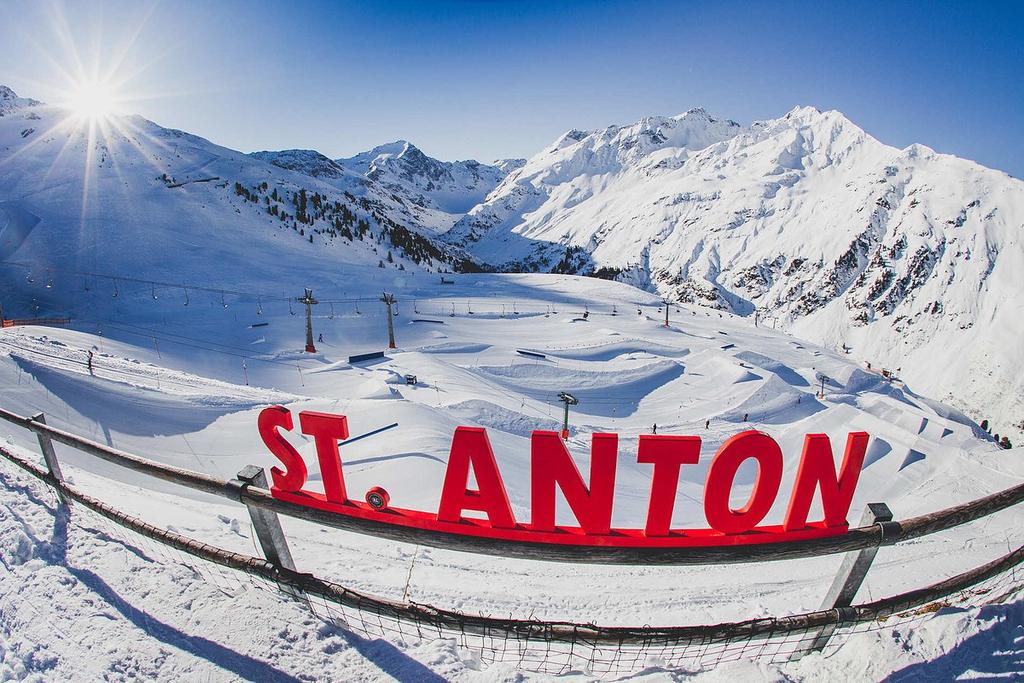 Skidsemester för familjen i St Anton am Arlberg