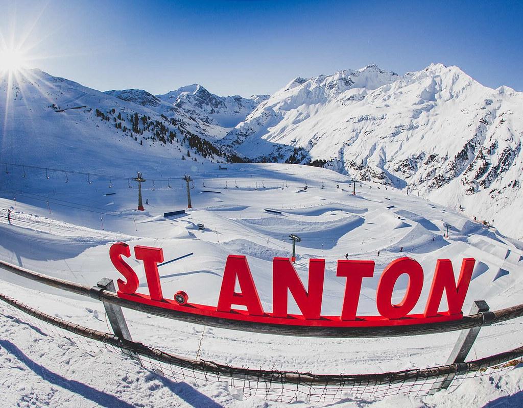 Skidsemester för familjen i St Anton am Arlberg