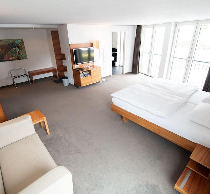 One-Bedroom Suite (1 large bed) - Free WiFi – Pepis Skihotel