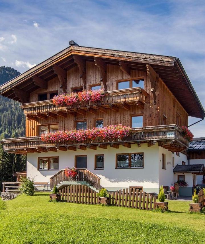 Double or Twin Room with Balcony (2 single beds or 2 single beds) - Free WiFi – Pension Sattelkopf (Adults Only)