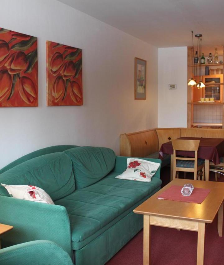 Apartment with Mountain View (1 sofa bed) - Free WiFi – Ferienwohnungen Am Dorfplatz