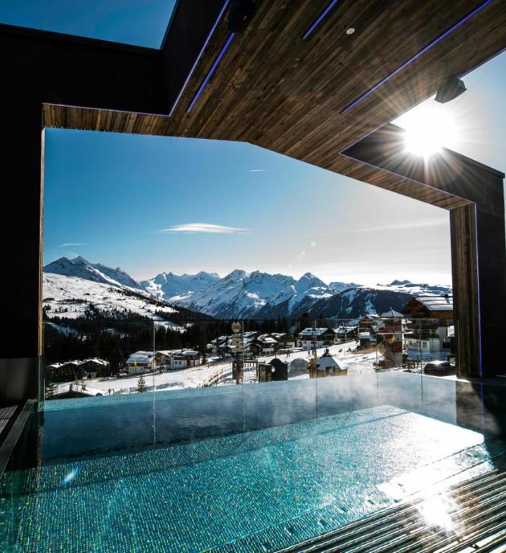 Comfort Double Room (1 large bed) - Free WiFi – My Alpenwelt Resort