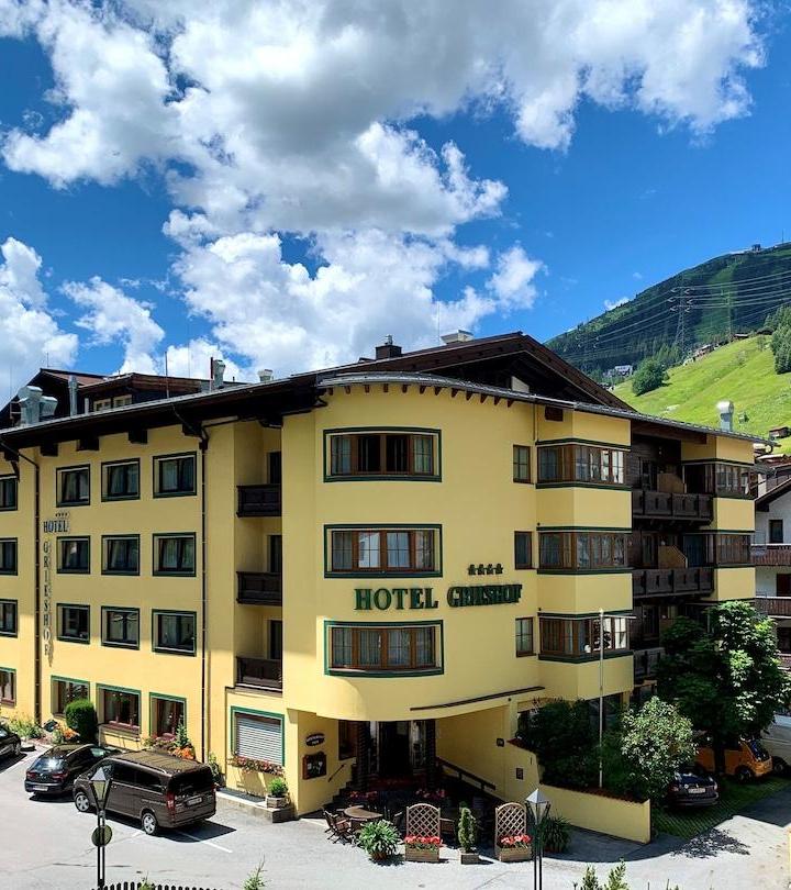 Suite (1 Double Bed, 1 Large Twin Bed and 1 Double Sofa Bed) – Grieshof