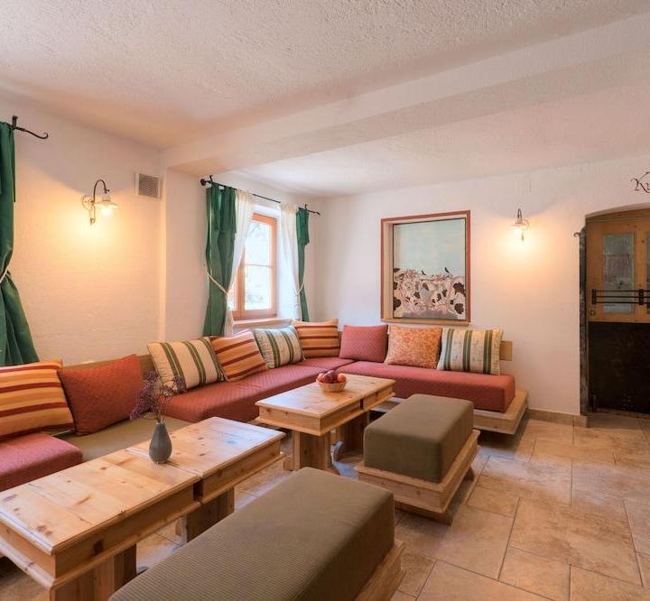 Family Quadruple Room, Balcony, Mountain View (1 Queen Bed and 2 Twin Beds) – Haus Karl Murr