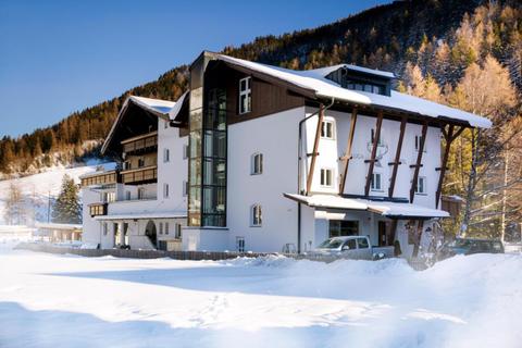 Valluga Hotel (Adults only) – St. Anton