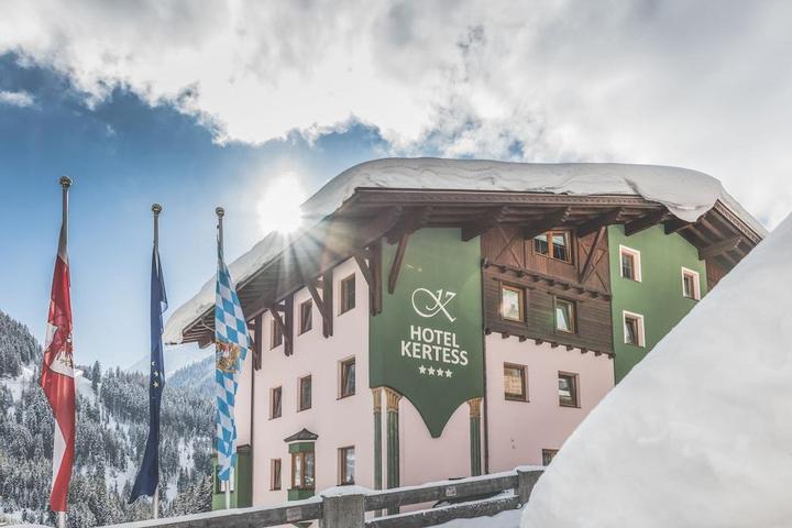 Hotelbilleder – Kertess (1/25)