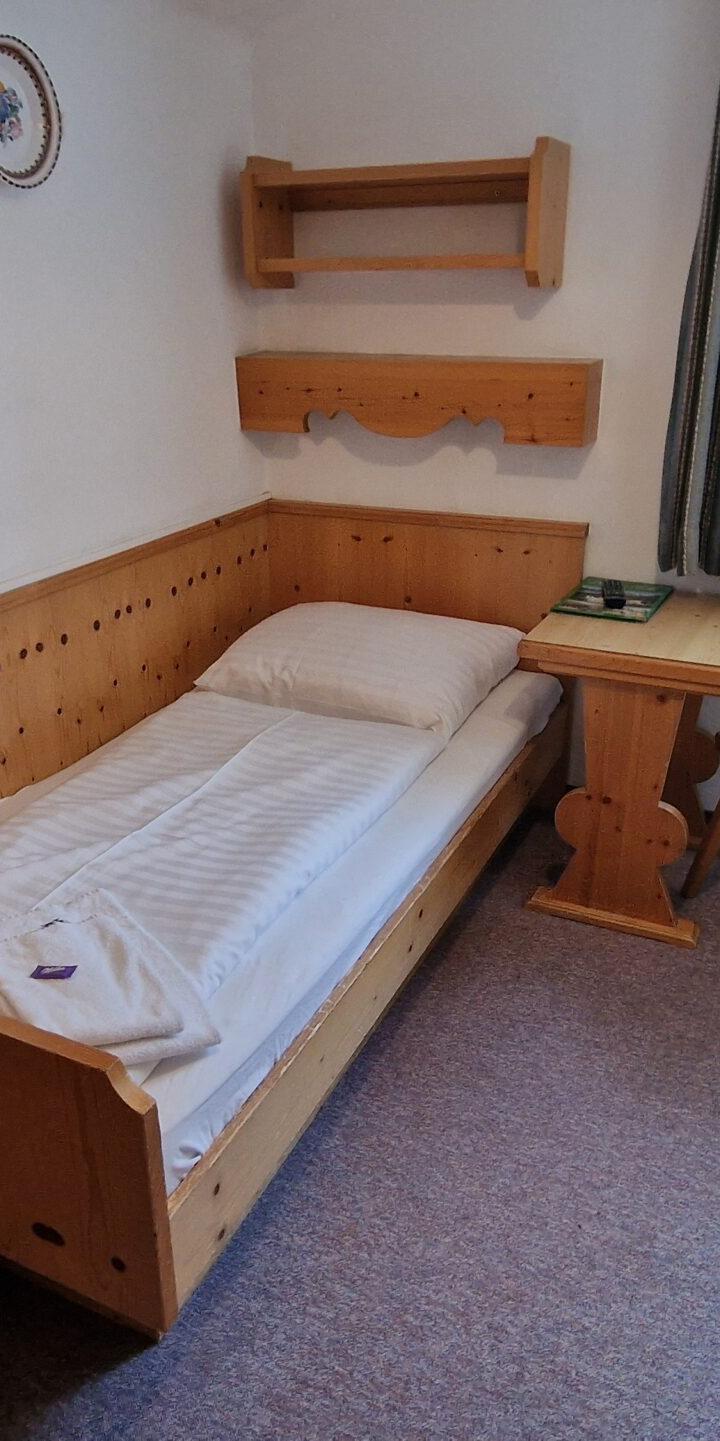 Enkeltværelse ”Bernkogel u balkon” max 1 pers. – Pension Eder