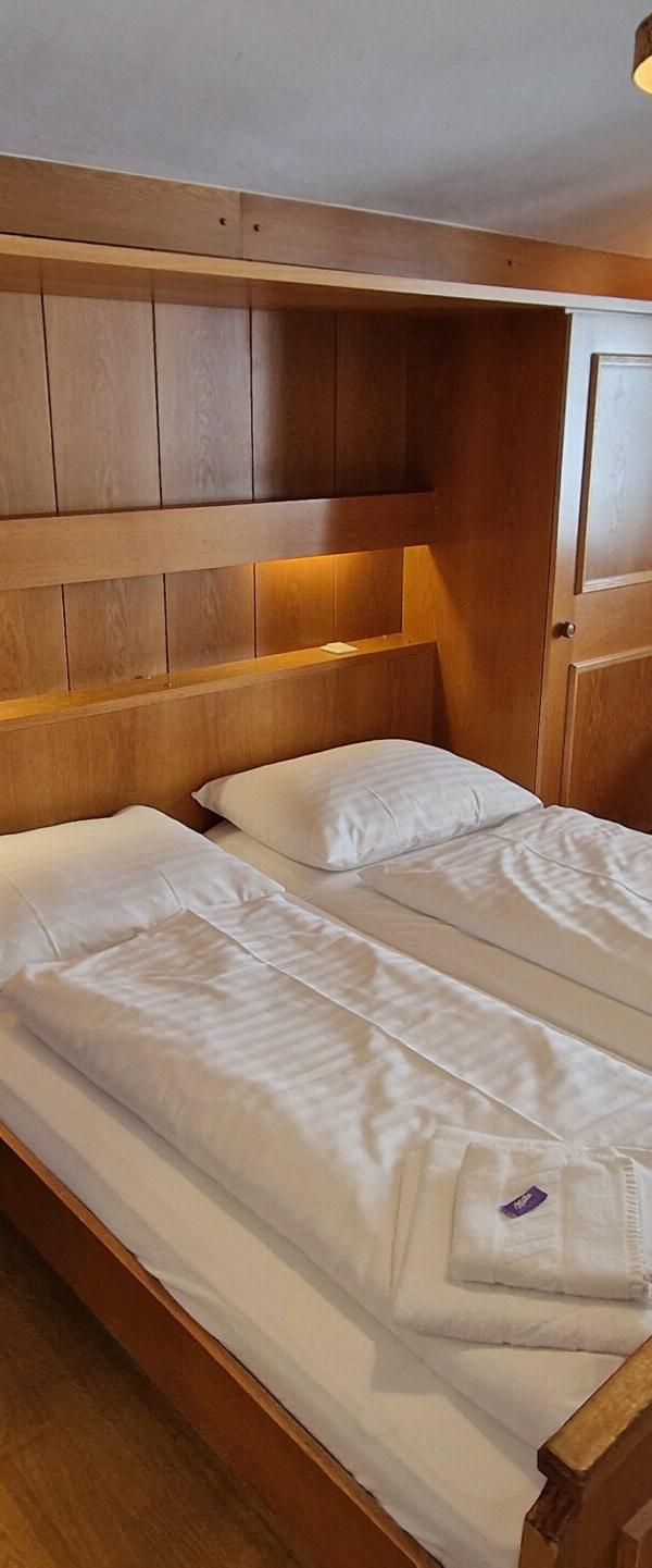 Dobbeltværelse ”Bernkogel m balkon” max 2 pers. – Pension Eder