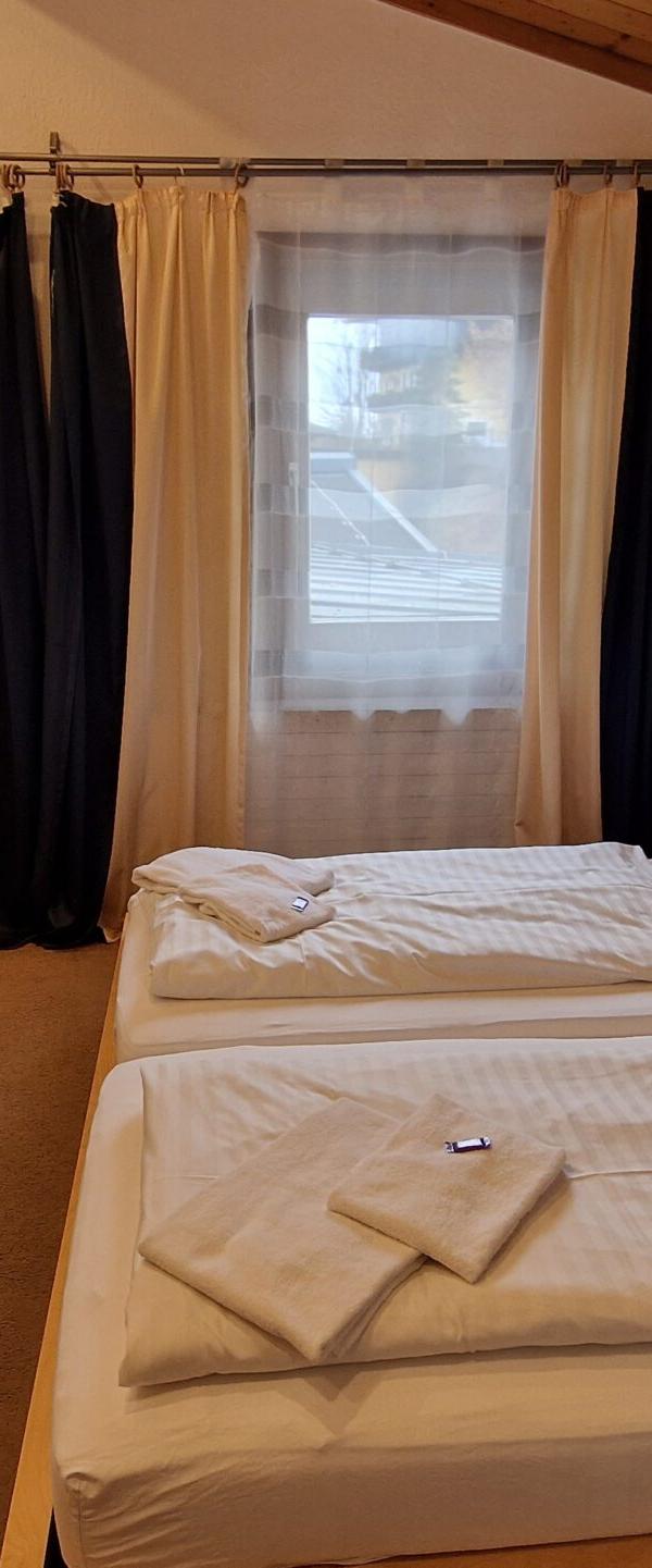 Trippelværelse ”Kohlmais u balkon” max 3 pers. – Pension Eder